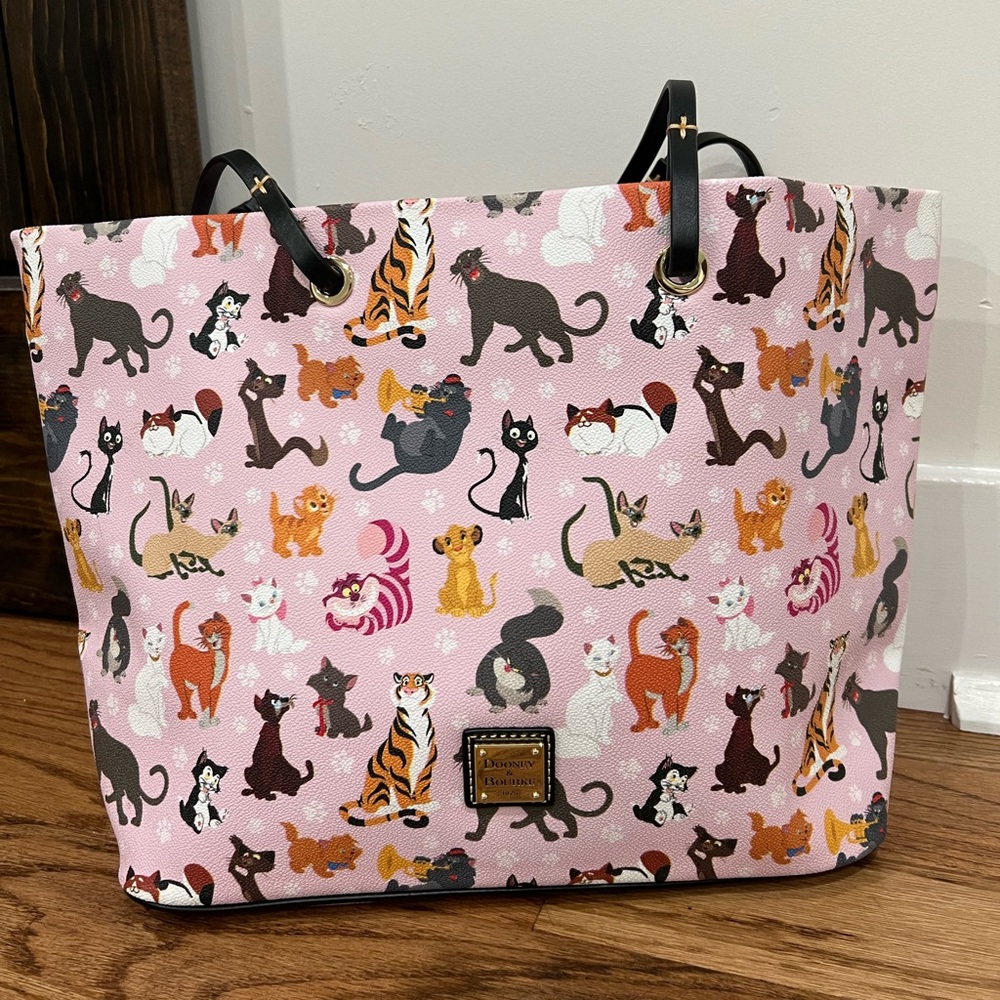 Dooney & Bourke Tote